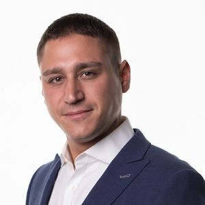 Meet your Posher, Casey